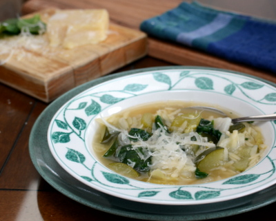 Homemade Minestrone Soup, healthy comfort food ♥ AVeggieVenture.com
