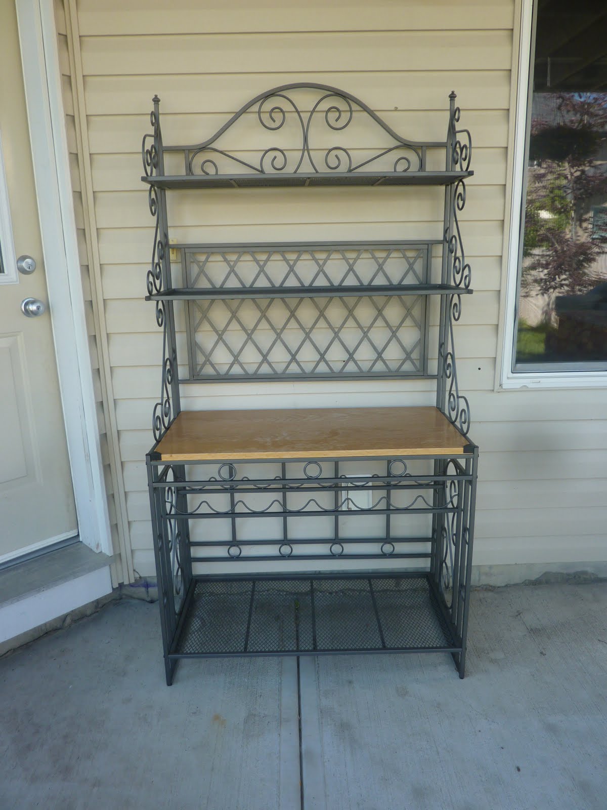 My Crafty Days Outdoor Bakers Rack