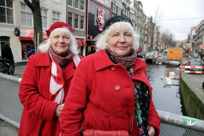 asterdam-prostitute-twins