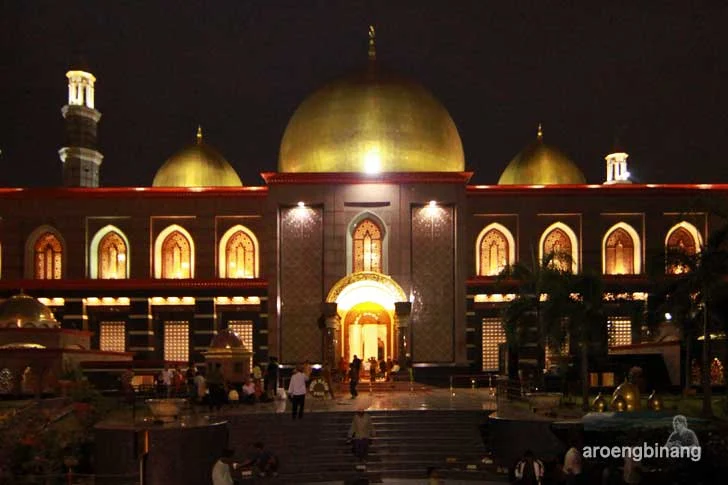 masjid kubah emas depok