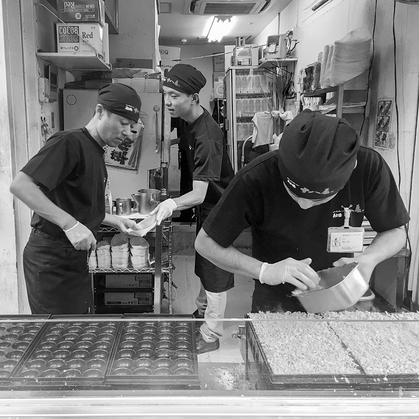 the mikereport Japan Culinary Adventure (24) Takoyaki in Dotonburi
