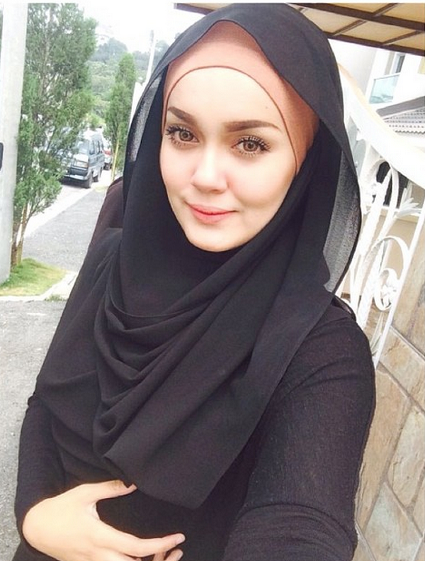 MIRA FILZAH ANTARA 8 ARTIS BERTUDUNG TERCANTIK DI MALAYSIA  AlmariCantik