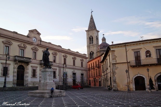 Sulmona, Piazza XX Settembre Sulmona, Piazza XX Settembre