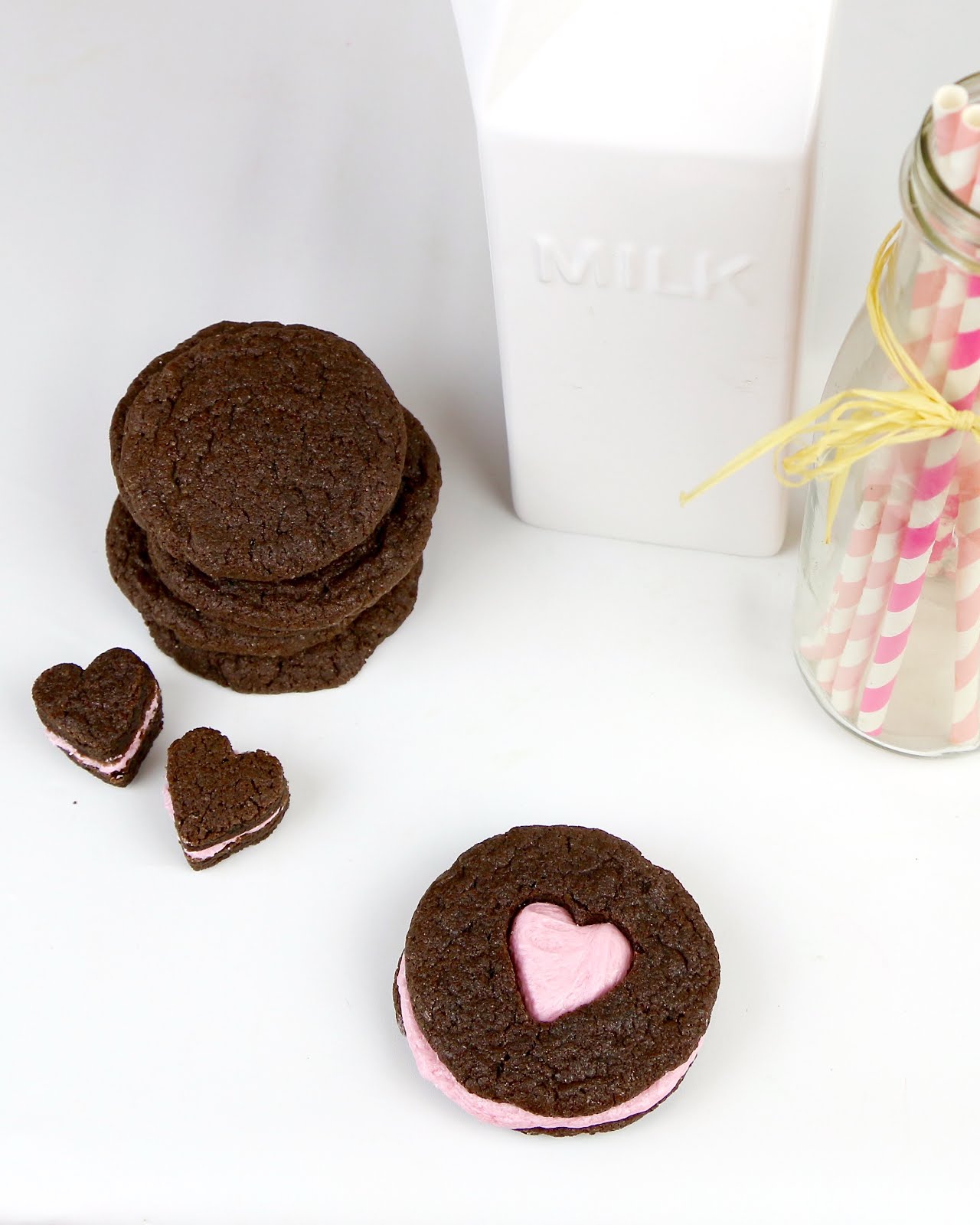 {VIDEO} Valentine's Cake Mix Sandwich Cookies The Lindsay Ann