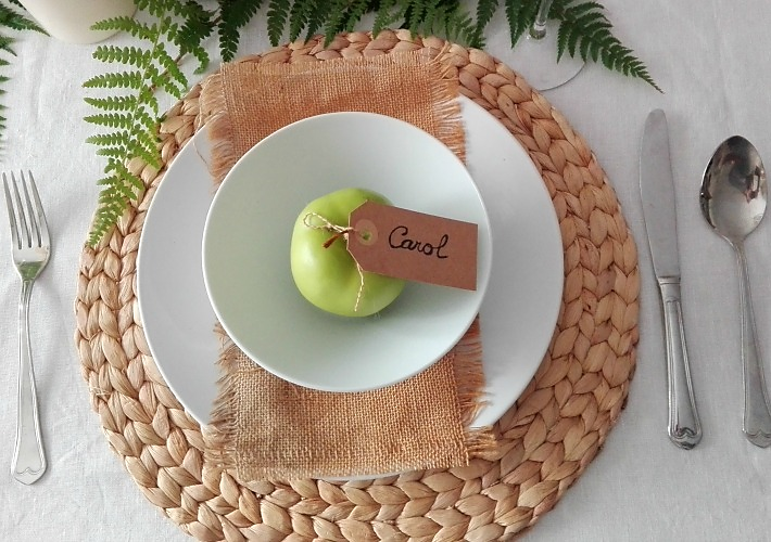 marcadores de sitio con manzanas