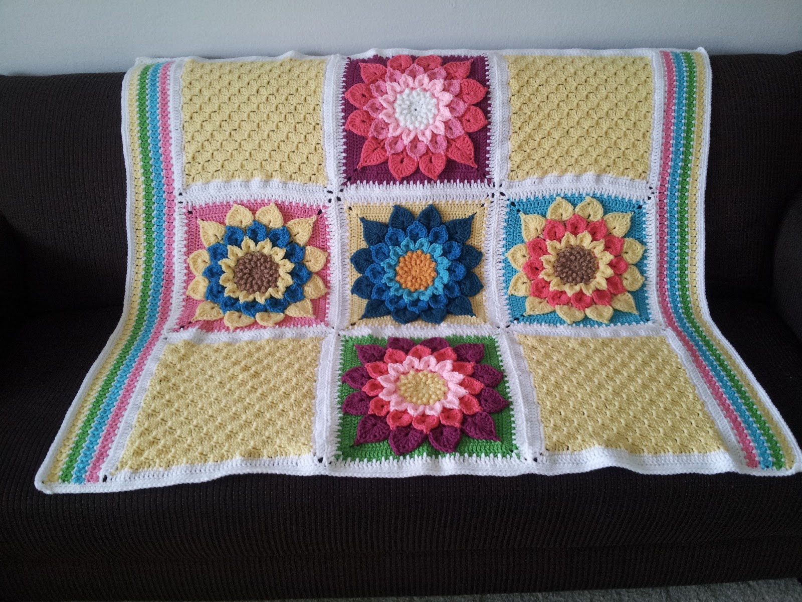Pretty Flower Afghan