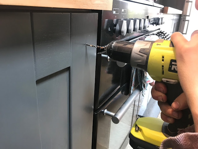 DIY fitting kitchen handles