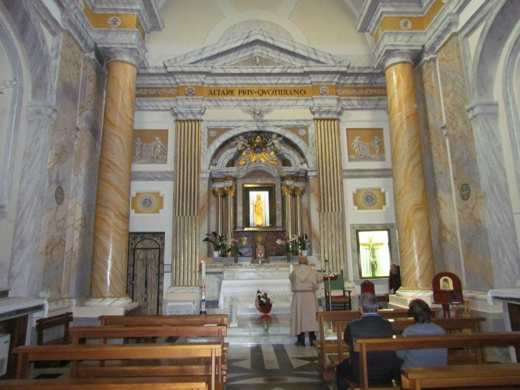 Tabernacoli italiani Pereto. Madonna dei Bisognosi Tabernacoli italiani Pereto. Madonna dei Bisognosi