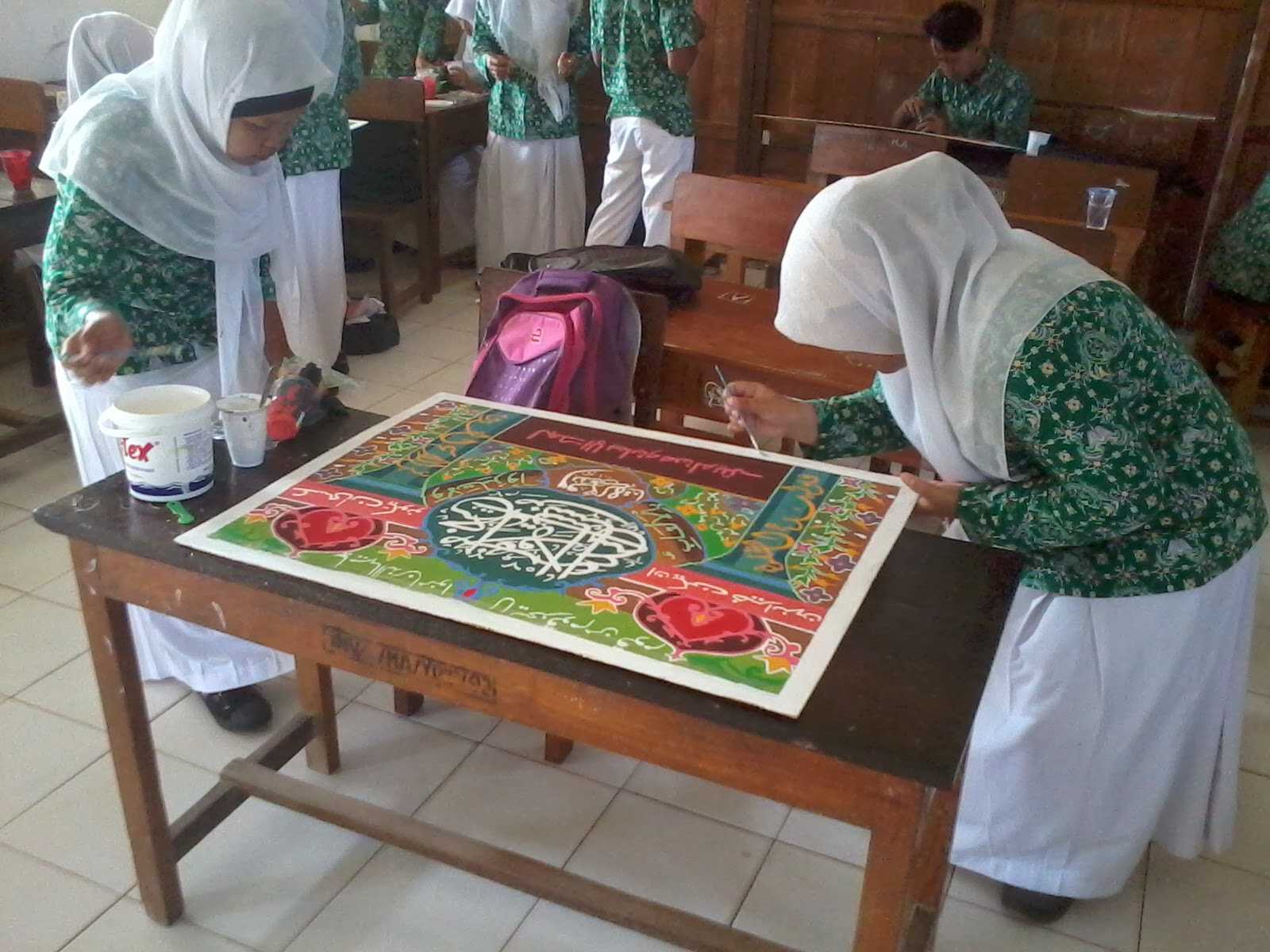 Manfaat Pameran Seni Rupa Kelas atau Madrasah / Sekolah Bagi Siswa