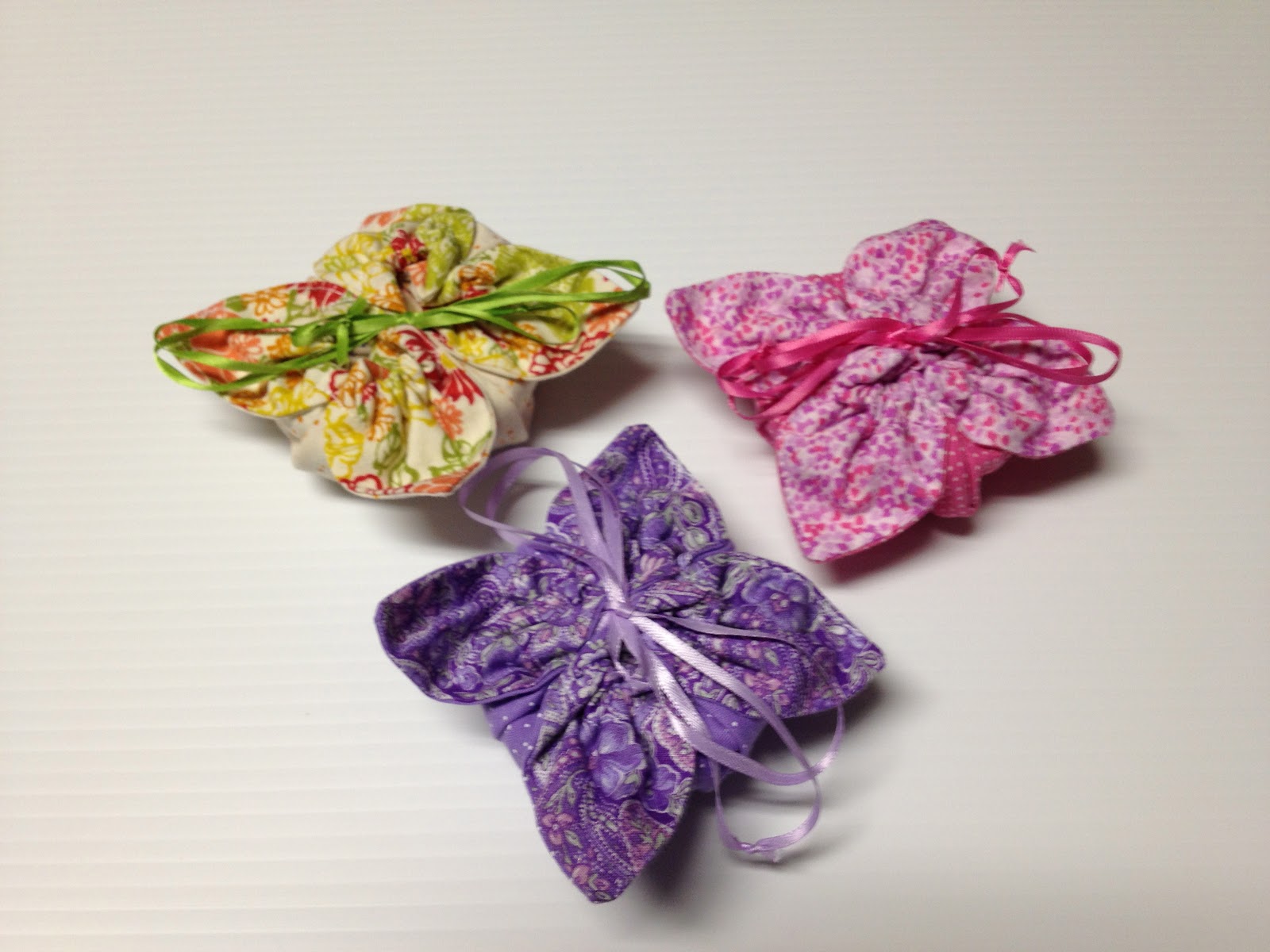 Gifts for all my friends Petal Pouch Tutorial