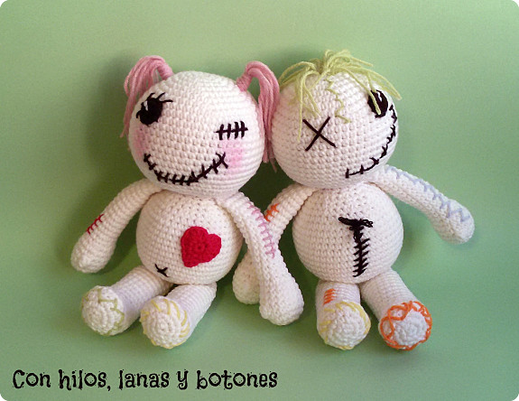 Con hilos, lanas y botones: Muñecos vudú amigurumi