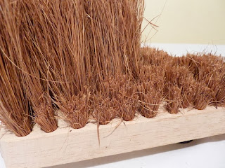 El pincel Enano: Casa con techo de paja