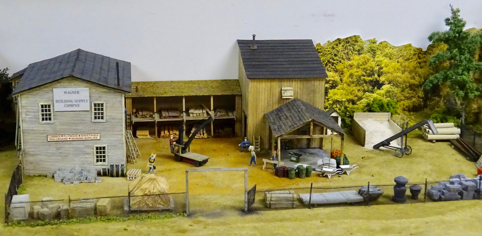 Model Railroad Minutiae Building supply company complete