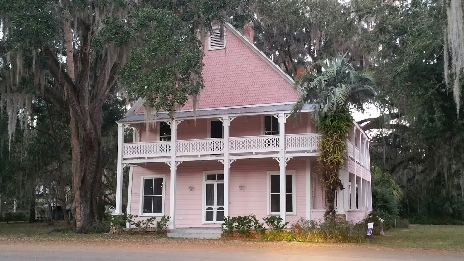 McIntosh Hotel Introducing the McIntosh Hotel!