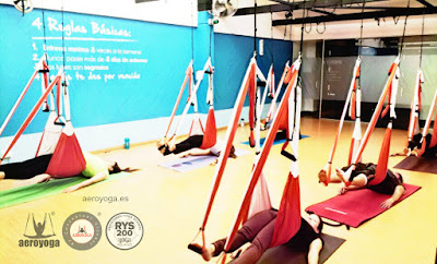 AEROYOGA , FORMACION PROFESORES YOGA AEREO, COLOMBIA, BOGOTA, CURSOS, CLASES, TALLERES, SEMINARIOS, ESCUELAS, ASOCIACION NACIONAL, INTERNATIONAL ASSOCIATION, FLY, FLYING, COLUMPIO, TRAPEZE, AIRYOGA, AIR, AERO, ACRO, WELLNESS, BIENESTAR, EJERCICIO, TENDENCIAS, 