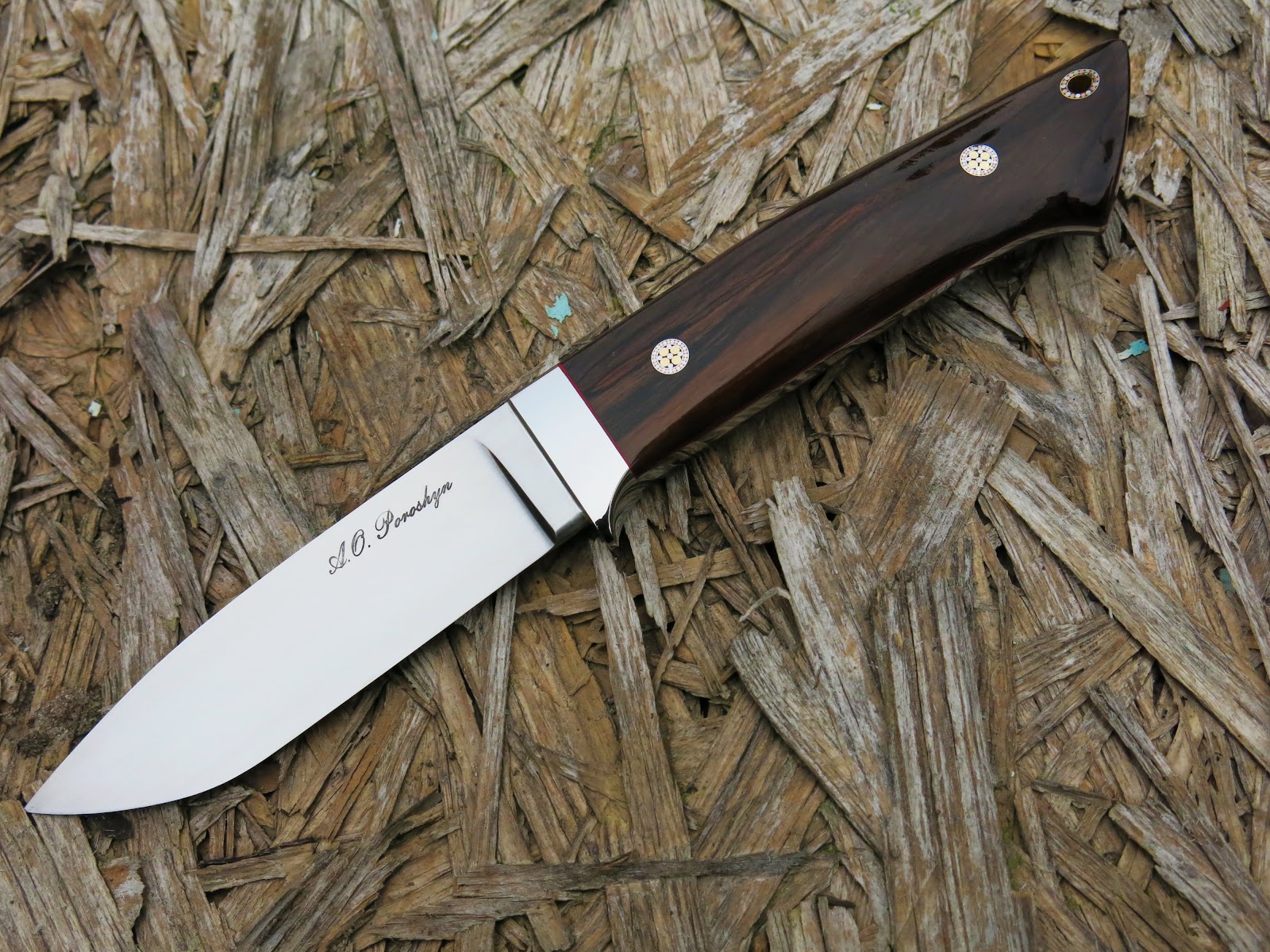 Легкая прочная сталь. Прочный нож. Сталь для ножей. Самый прочный нож. Крепкая сталь для ножа.