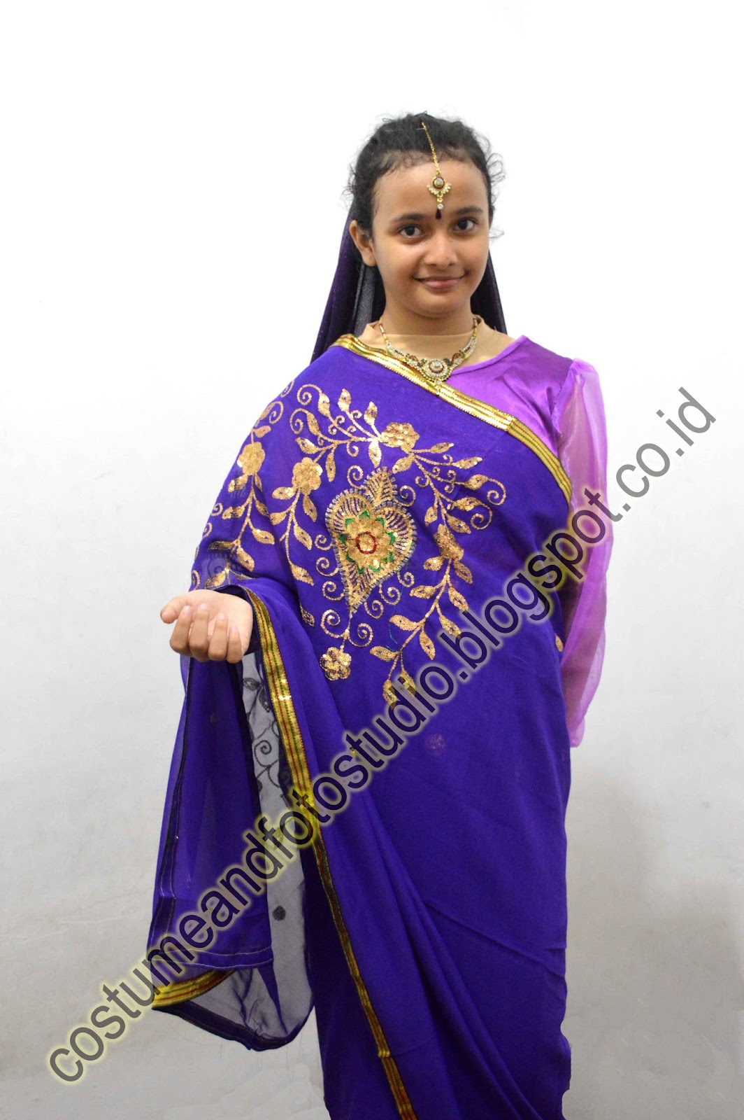 Sewa Kostum Bintaro BSD Serpong Sari India