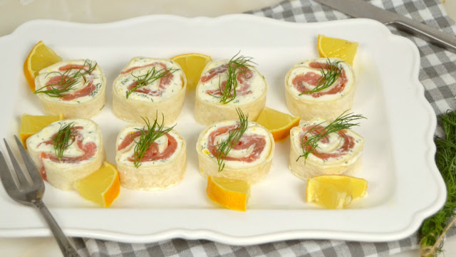 Rollitos De Salmón Y Queso Crema. Aperitivo Fácil Para Navidad
