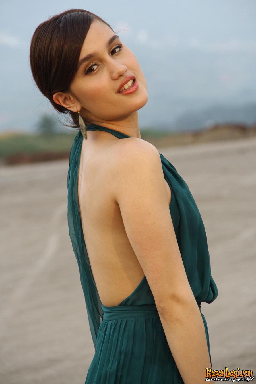 G i r l P i c t u r e s: Cinta Laura 3