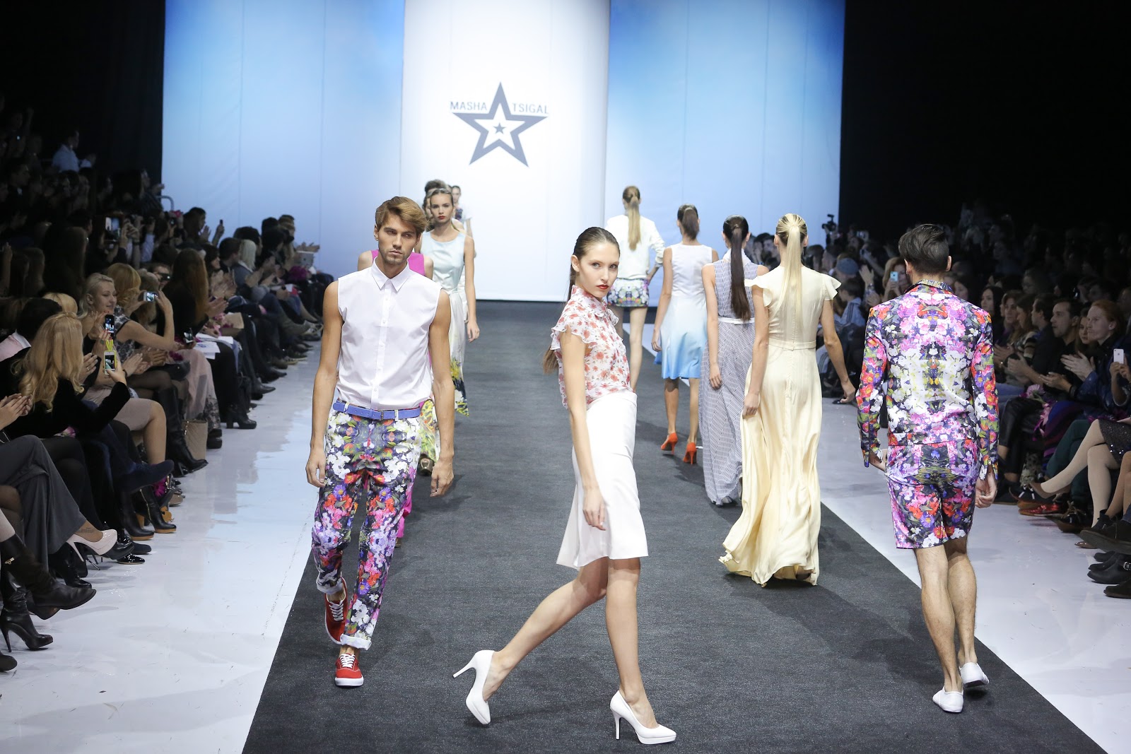 сделаем показ мод. сделаем показ мод. подиум модный показ. маша цигаль показ. модный показ.