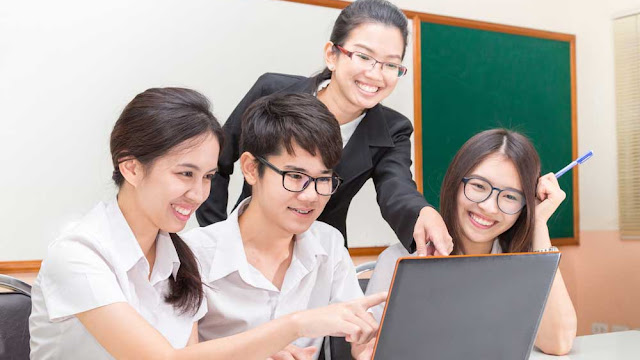 12 Tipe Guru Saat Mengajar Dikelas 12 Tipe Guru Saat Mengajar Dikelas