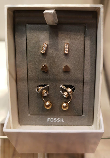 Tris di orecchini Fossil, in acciaio rosato e cristalli, a saldo