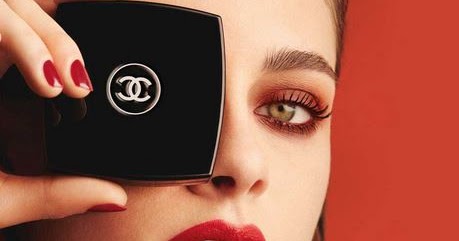 Best Things in Beauty: Chanel Les 4 Ombres Multi-Effect Quadra Eyeshadow in Candeur et Expérience from 2016 Le Rouge Collection N°1