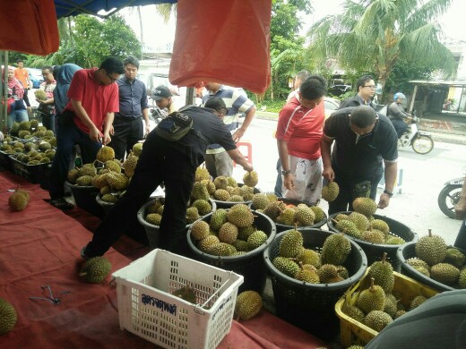Pesta Durian Murah & Sedap di Taman Medan, PJ