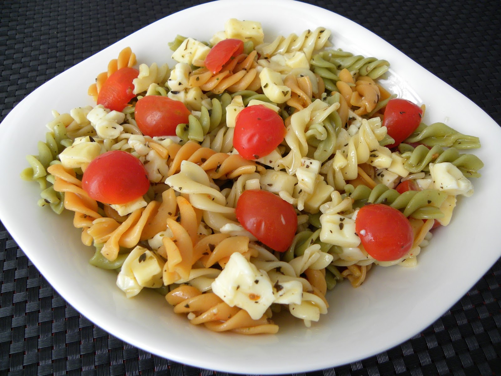 TRASTEANDO EN MI COCINA ENSALADA DE PASTA CON QUESOS