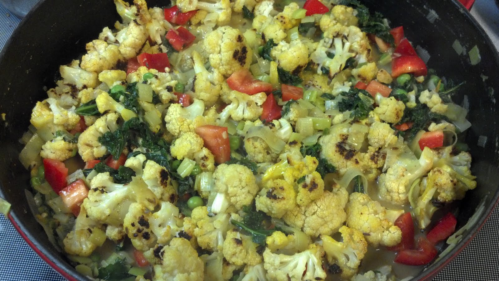 Crash in the Kitchen: Green Curry Quinoa with Cauliflower