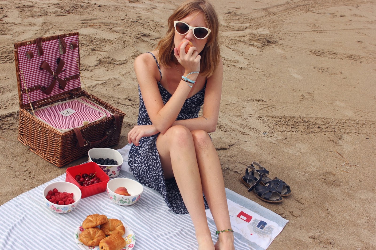 journey girl beach hut