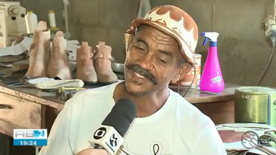 Resultado de imagem para Artesanato com couro de bode