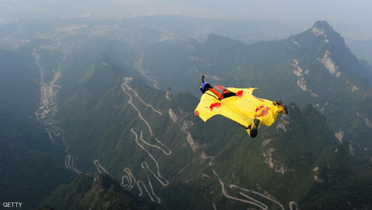 بث مقتل رياضي يطير بالبدلة المجنحة على فيسبوك مباشرة