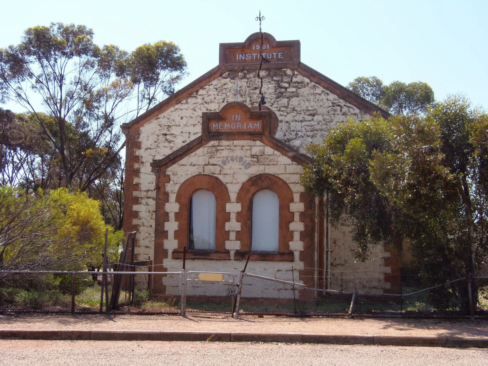 Solo Steve On The Road: TO QUORN SA and the FLINDERS RANGES