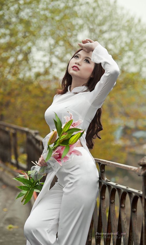 30 Most beautiful girls with Vietnamesse traditional Aodai
