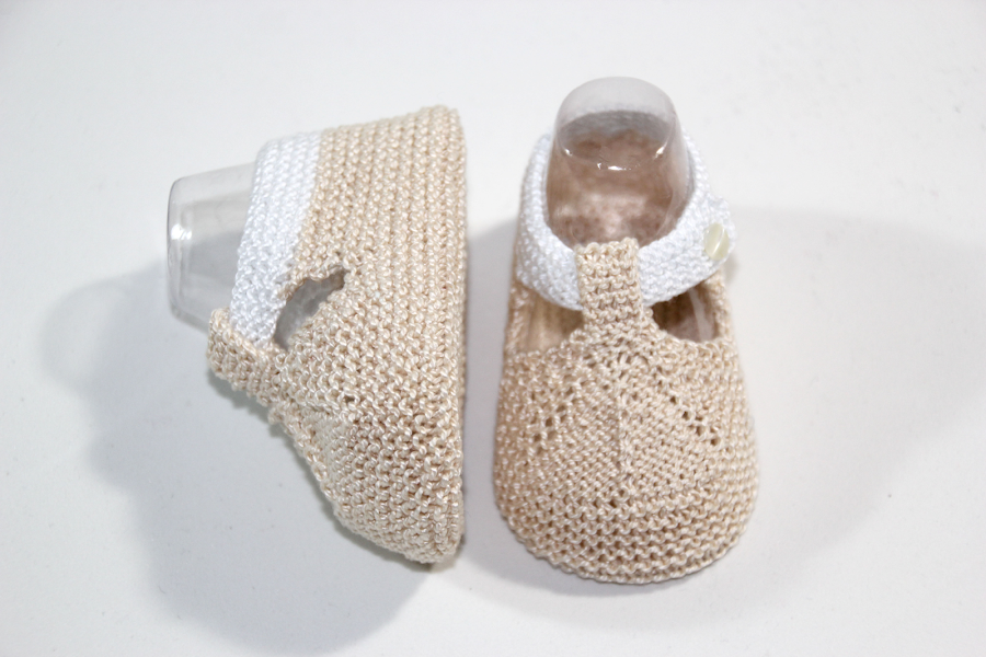 Regalo DIY para hacer en Navidad: Zapatos de punto para bebé