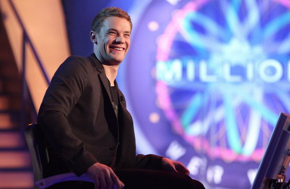 Football Ruckus Manuel Neuer Comes Off Injured For Bayern Munich