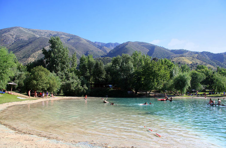 Zahara De La Sierra: PLAYA ARTIFICIAL (PLAYITA)