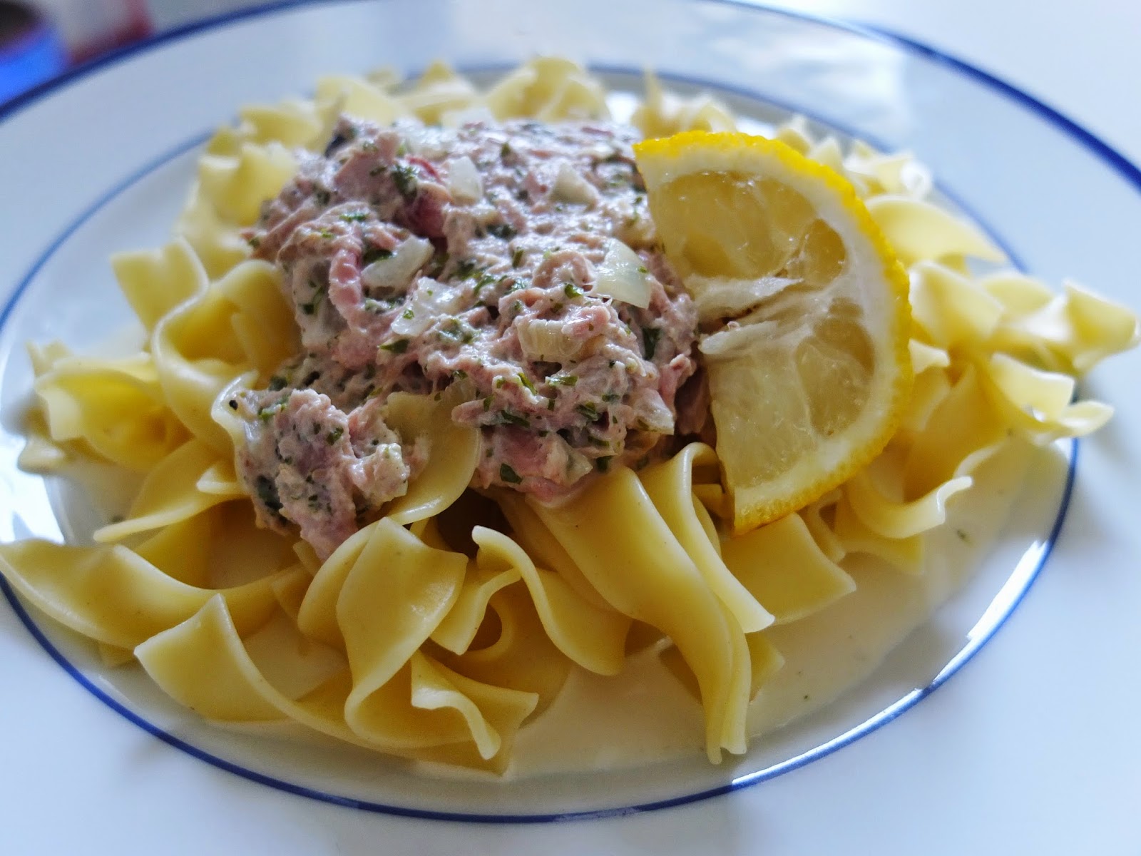 Nudeln mit Thunfisch-Zitronen-Soße