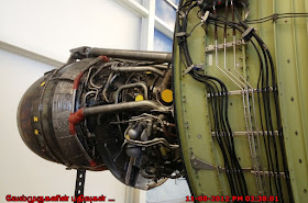 Trent 1,000 787 engine - Full-size GE90 777 engine 
