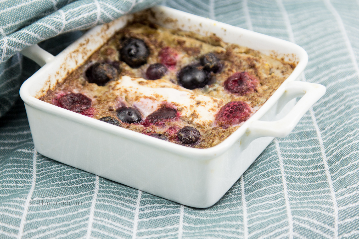 Oven baked Porridge with Quark and Berries