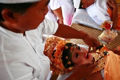 Lintas Bali  Mapandes Simbol Pengendalian Sad Ripu