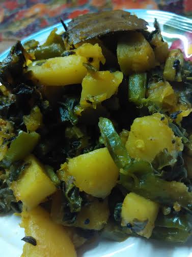 Poi Saag Bengali Style Mix Veg Recipe