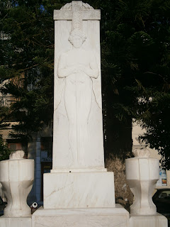 Το μνημείο πεσόντων στην Χαλκίδα