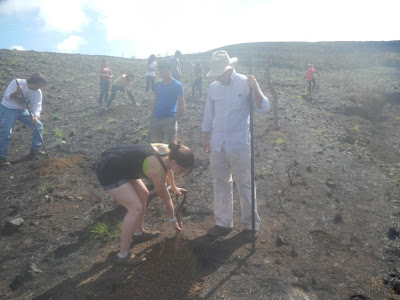 environmental volunteer reforestation in Nicaragua