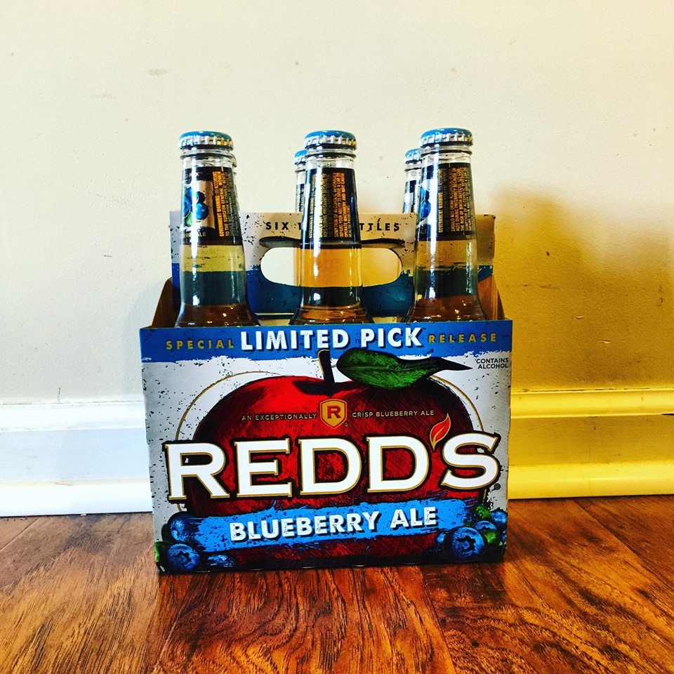 McStud's Redd's Blueberry Ale Review Bumming with Bobcat