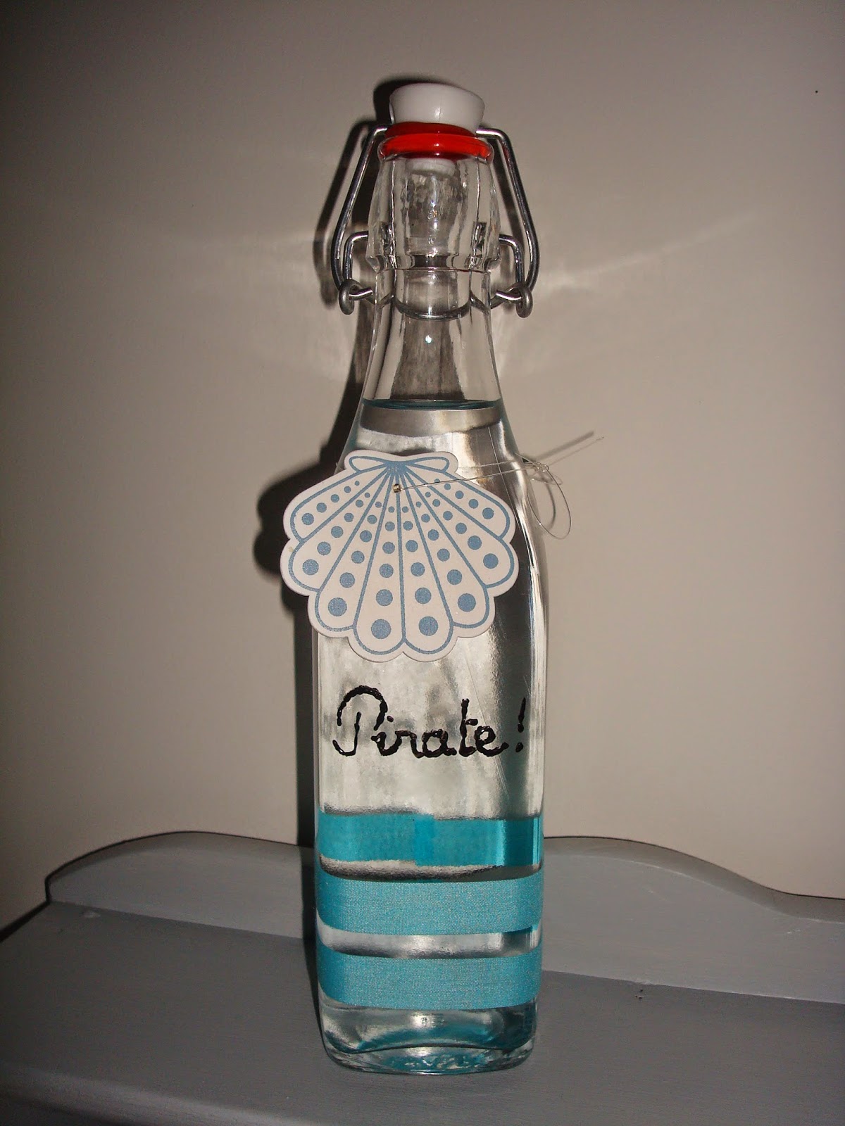 La déco d' Alia Customisation d' une bouteille en verre