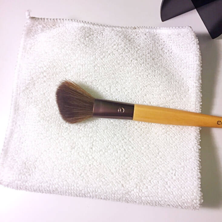 How to Wash Makeup Brushes