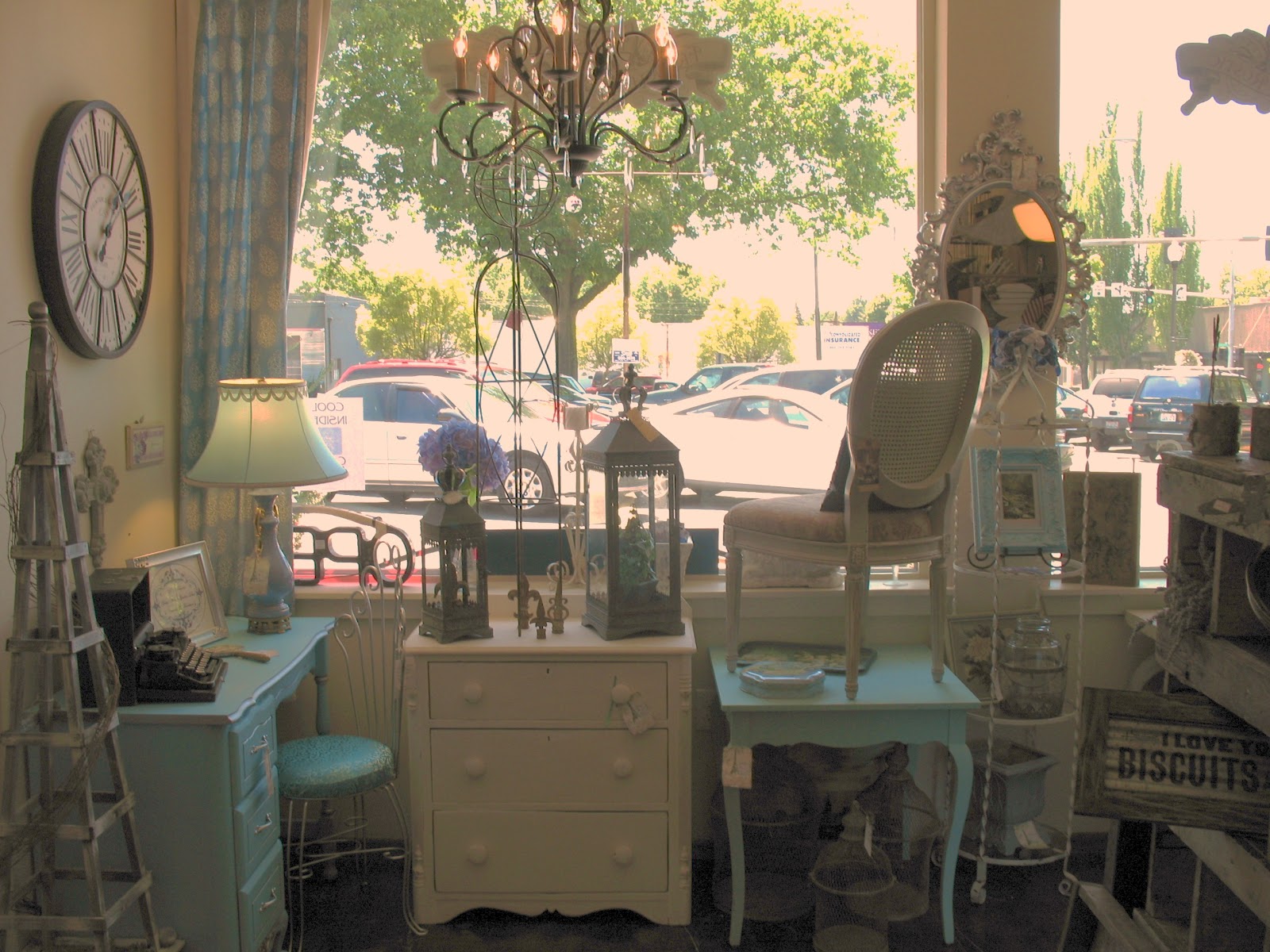 D's Frenchic' Now at 1817 Main Street Vintage, Vancouver WA