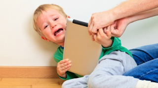 كيفية التعامل مع الطفل العنيد والمشاغب في البيت و المدرسة 